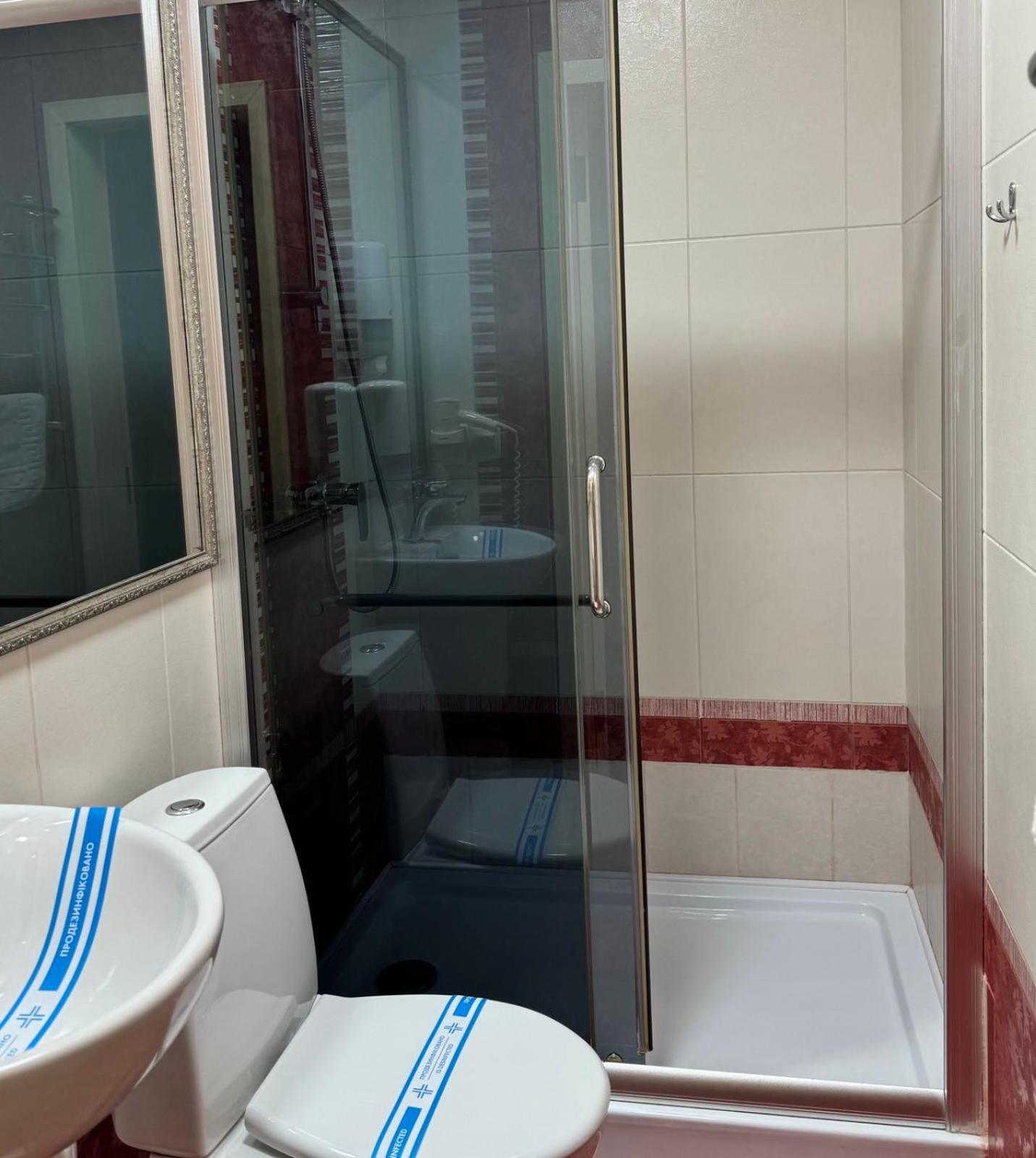Hotel Veles Zolotonosha Buitenkant foto