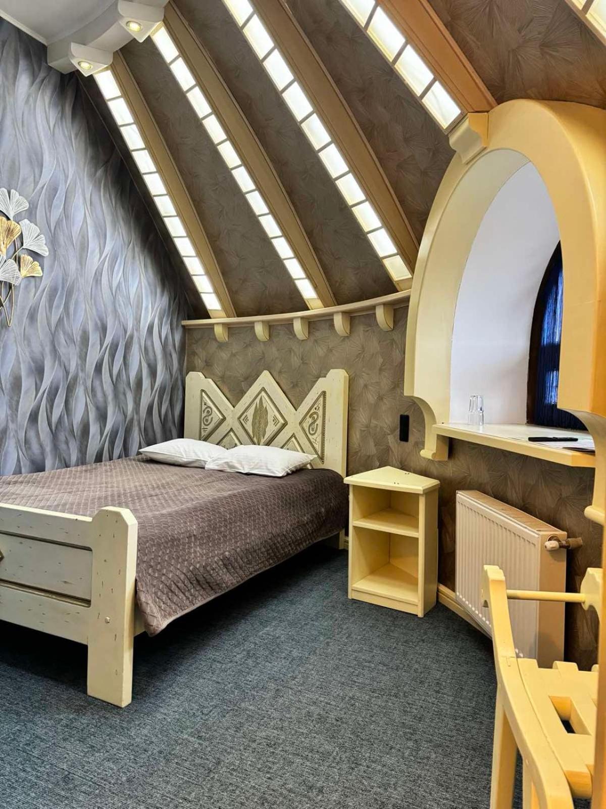 Hotel Veles Zolotonosha Buitenkant foto