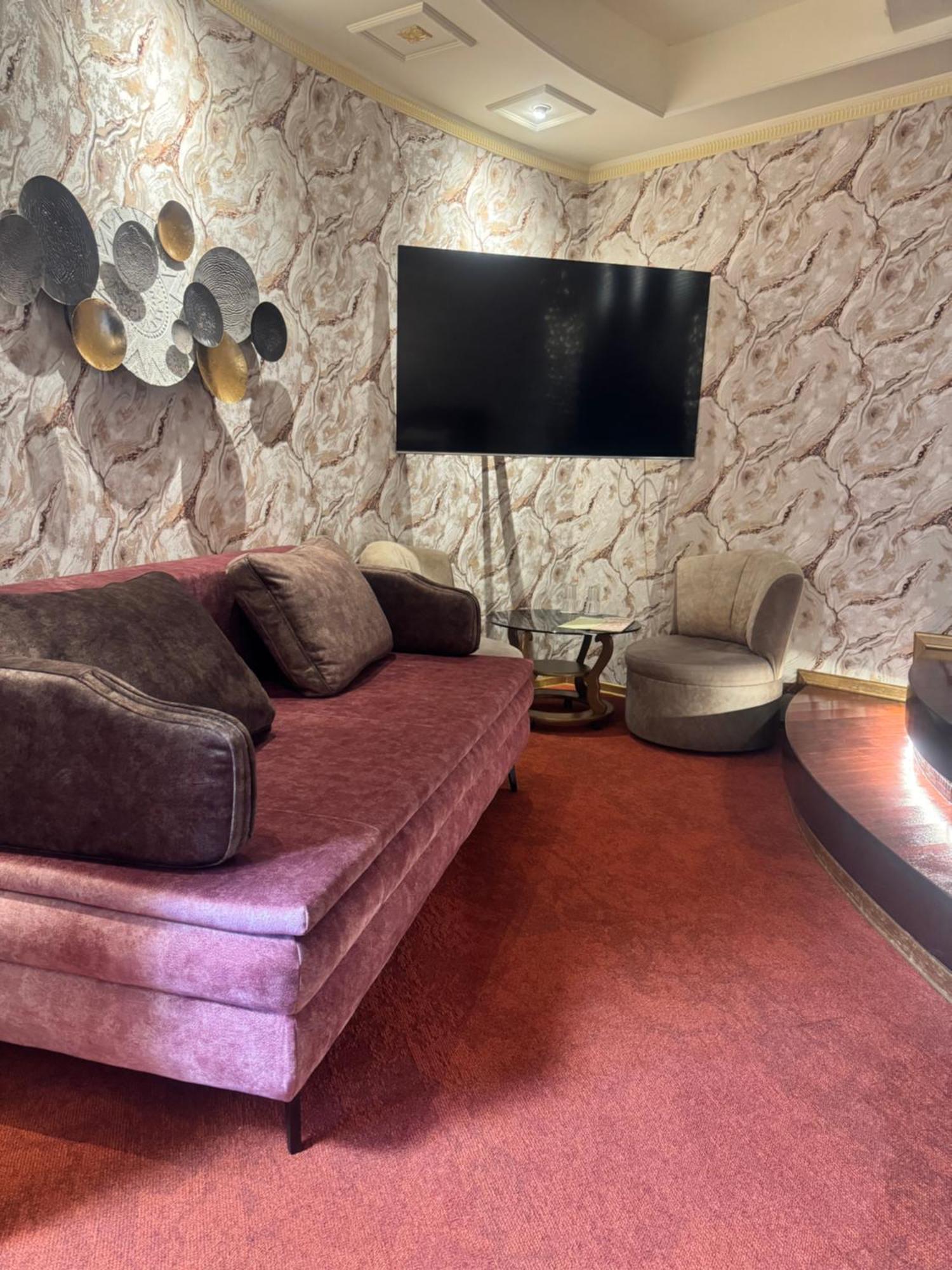 Hotel Veles Zolotonosha Buitenkant foto