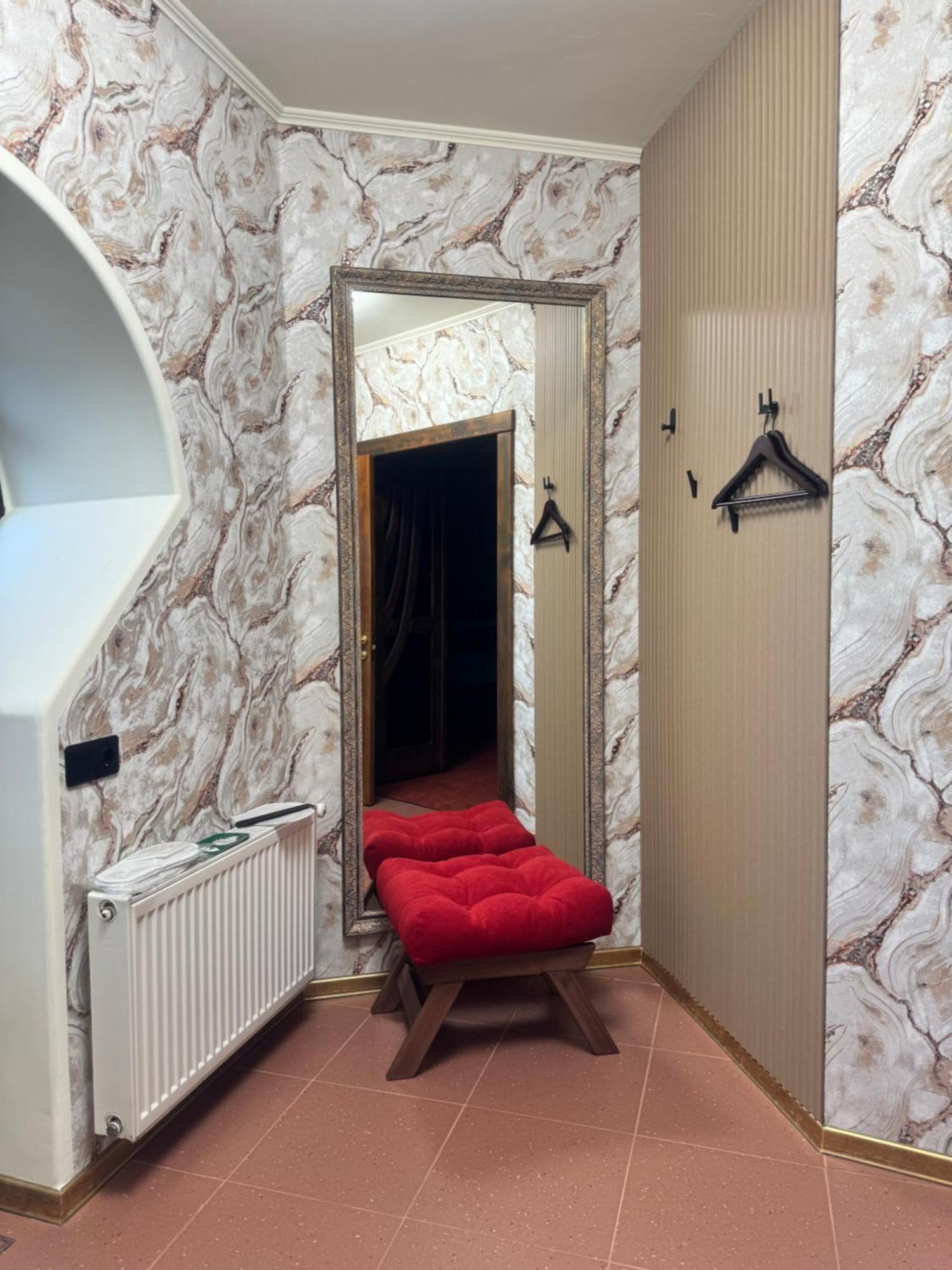 Hotel Veles Zolotonosha Buitenkant foto