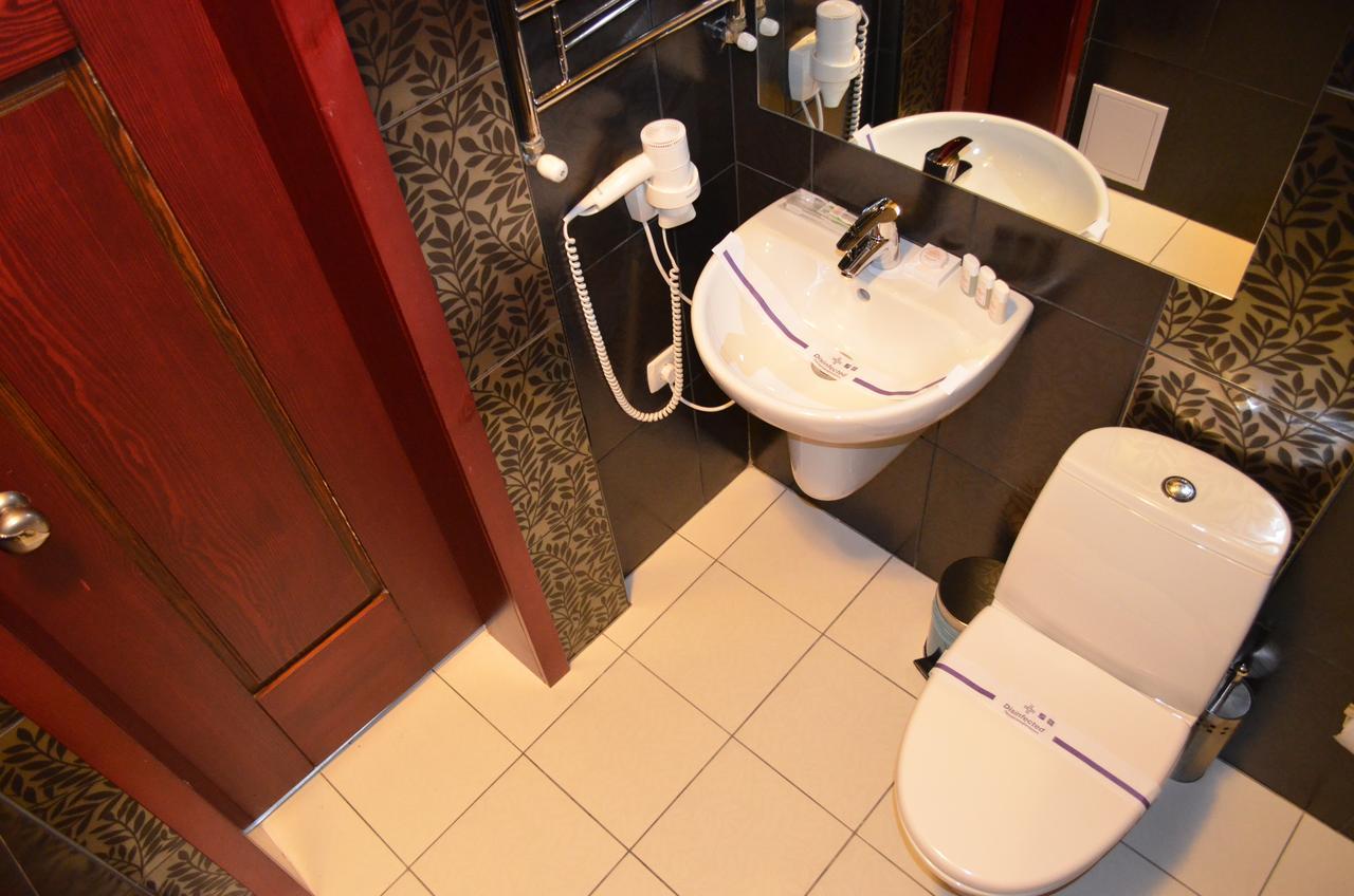 Hotel Veles Zolotonosha Buitenkant foto