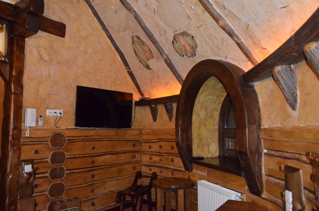 Hotel Veles Zolotonosha Buitenkant foto